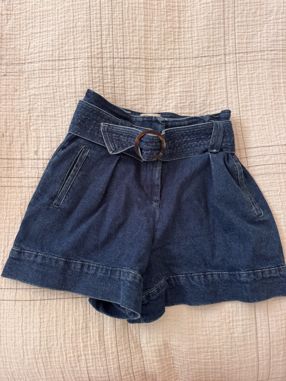Sezane Rome shorts in dark blue